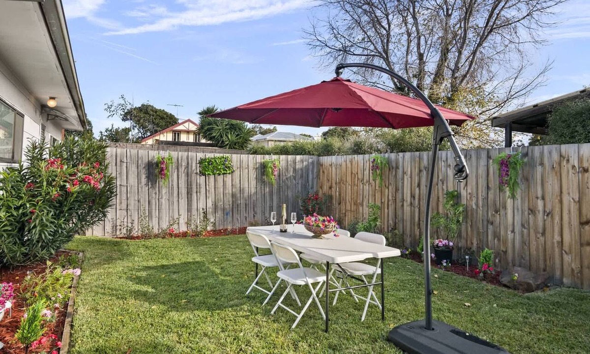 Footscray House | Spacious 4-Bed Retreat in Vibrant Footscray