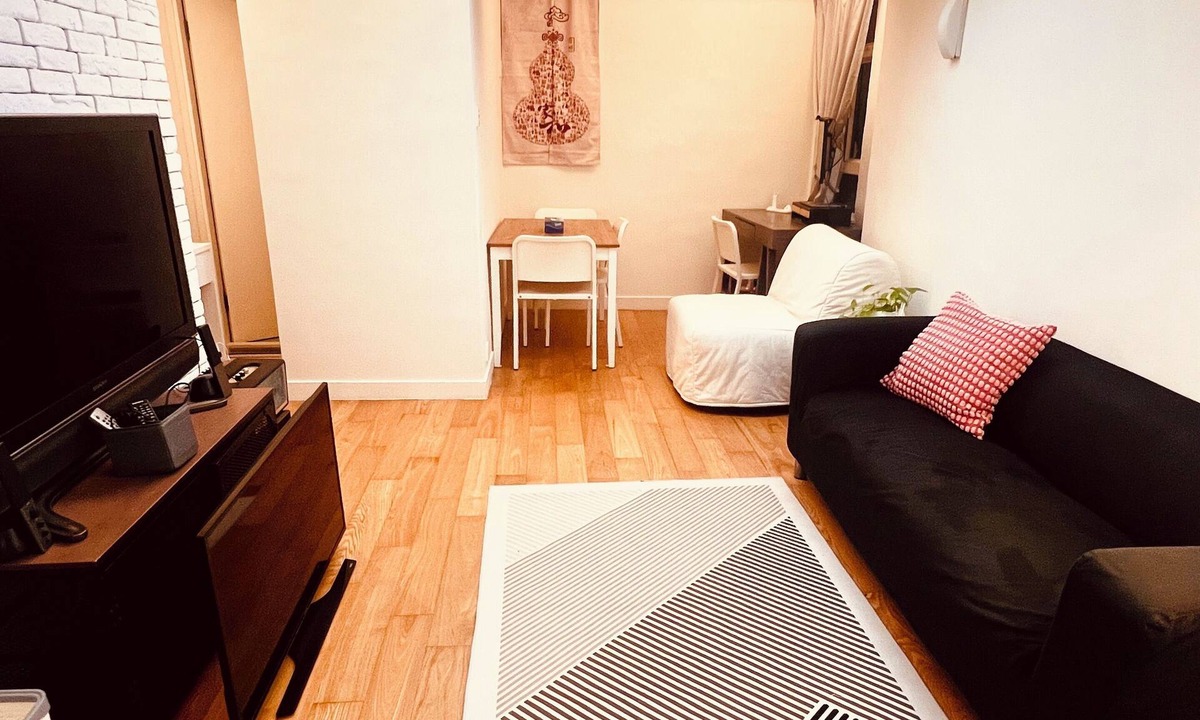 Wan Chai Apartment | Spacious & cozy 2 bedroom flat in wanchai, family friendly