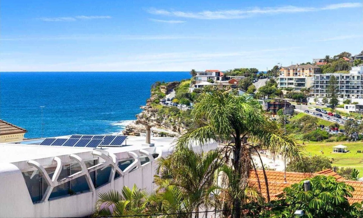Bronte House | Spacious Luxury 4 Bedrooms Bronte Home 150m to Beach + Ocean Views+Internal Lift