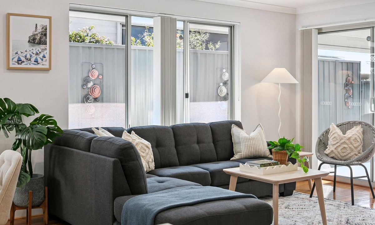 Doubleview House | Spacious Luxury 5-bedroom house near Scarborough Beach