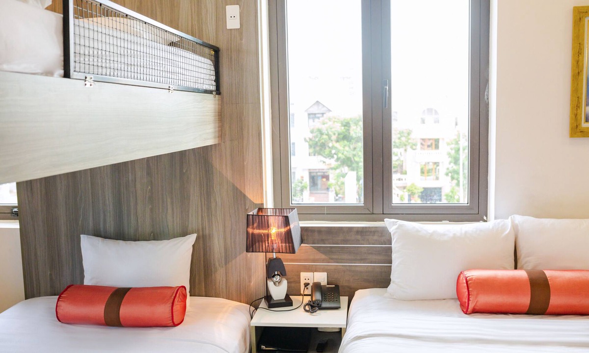 An Hai Đong Hotel | SPACIOUS YET COZY STUDIO AT ARIEL, NICE GARDEN, BEACH AREA, with BREAKFAST