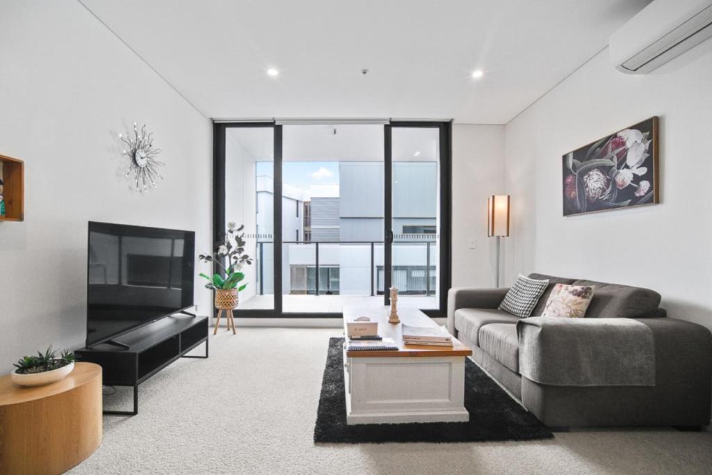 Wentworth Point Apartment | Spacious1 BR@waterfront Olympic Park free carpark