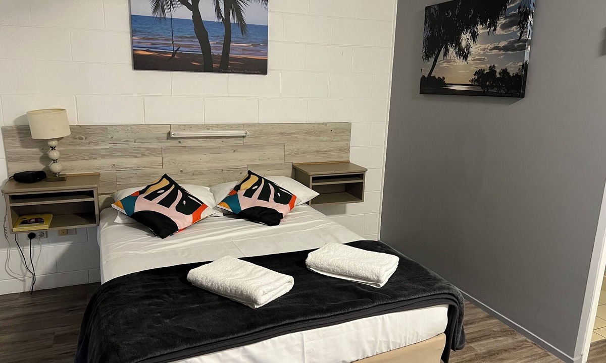 Rosslea Hotel | Spanish Lace Motor Inn