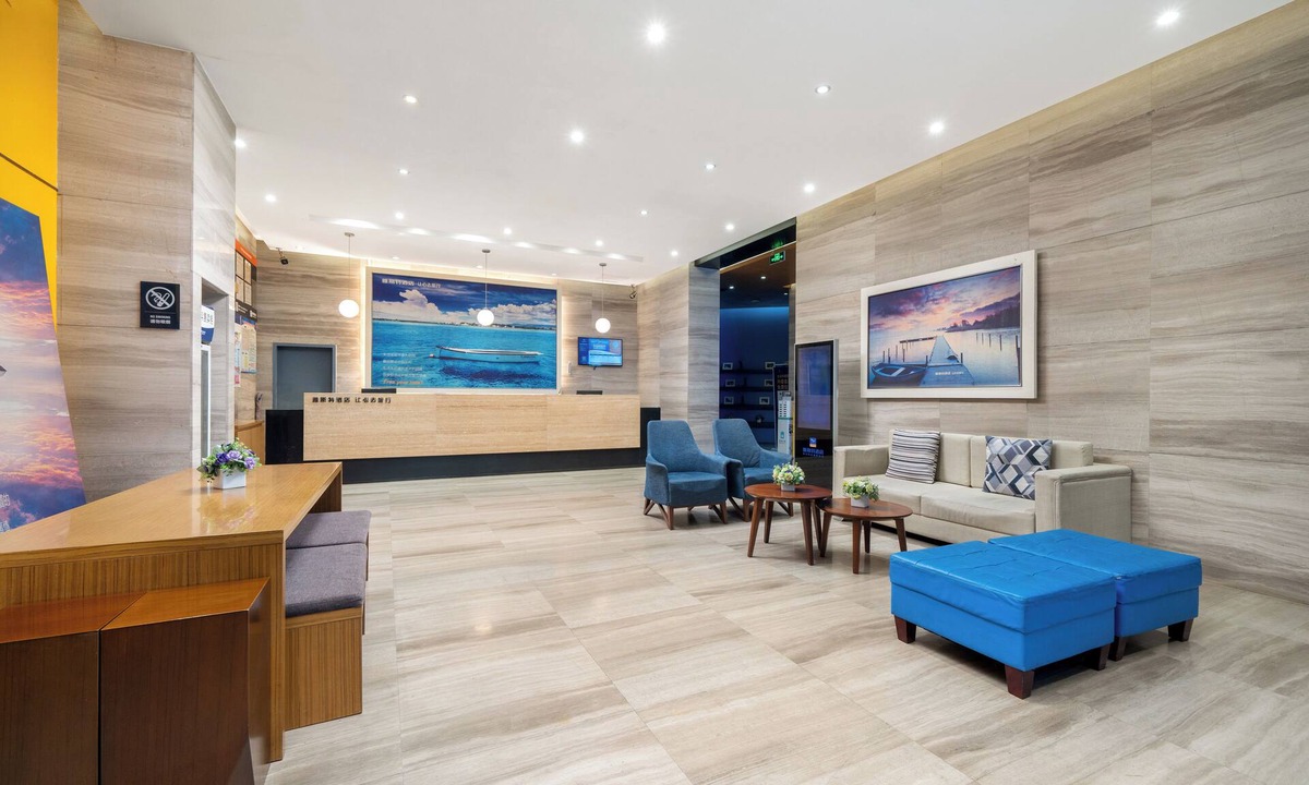 Xiangshan Hotel | Stay at Guilin Downtown