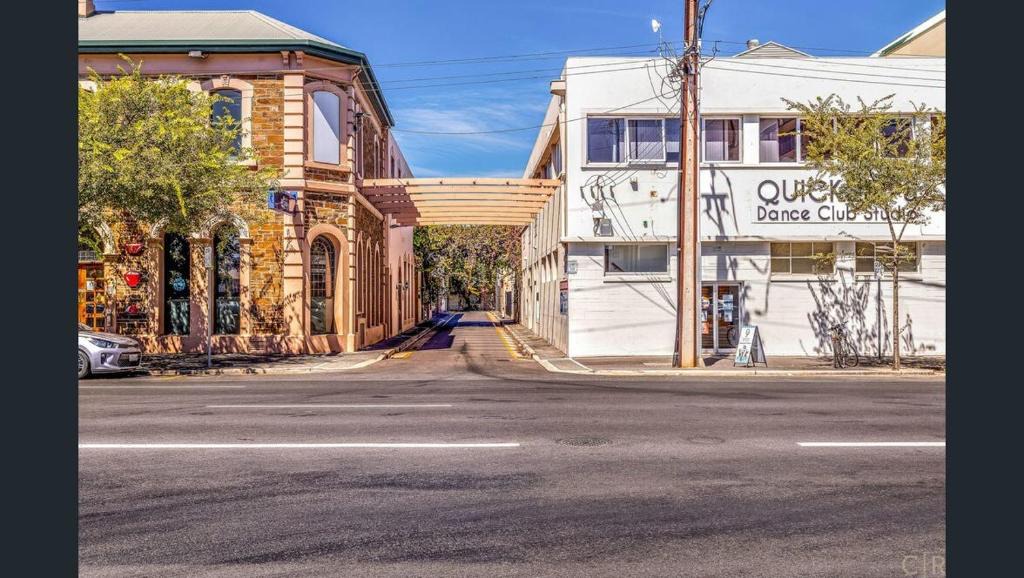 Adelaide Central Business District Apartment | studio ex hotel room 433