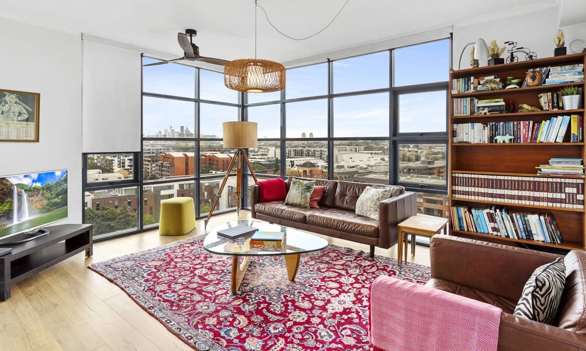 Erskineville Apartment | Stunning 2-Bed Apartment with Gorgeous City Views