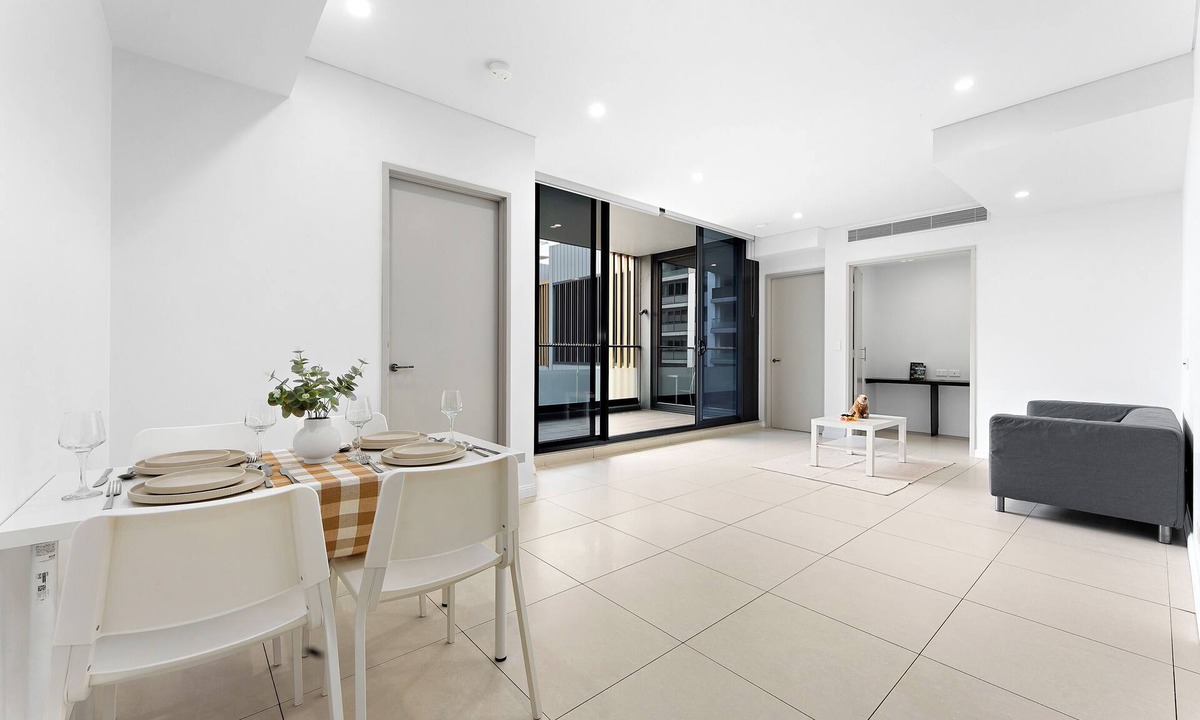 Mascot Apartment | Stylish 2BR - Close to Station & 5 Mins to Airport