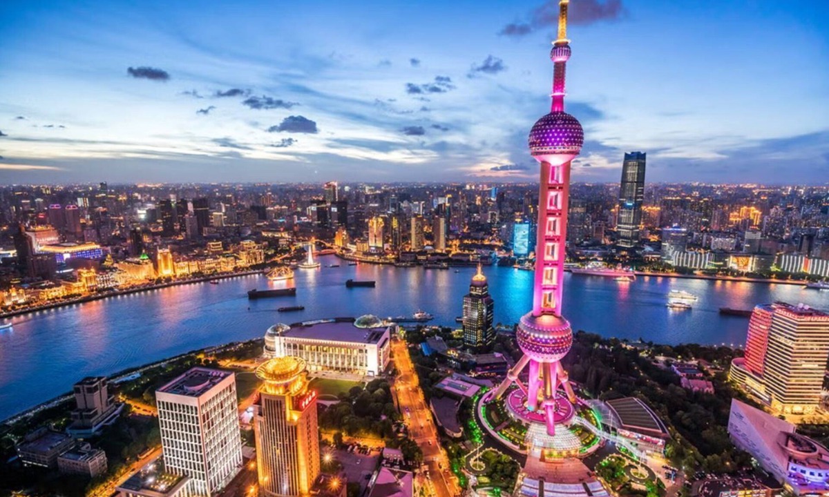 Lujiazui Apartment | Stylish 3 Bedroom Apartment Near Shanghai World Financial Centre