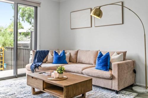 Modbury House | Stylish 3BR Stay Close to Tea Tree Plaza