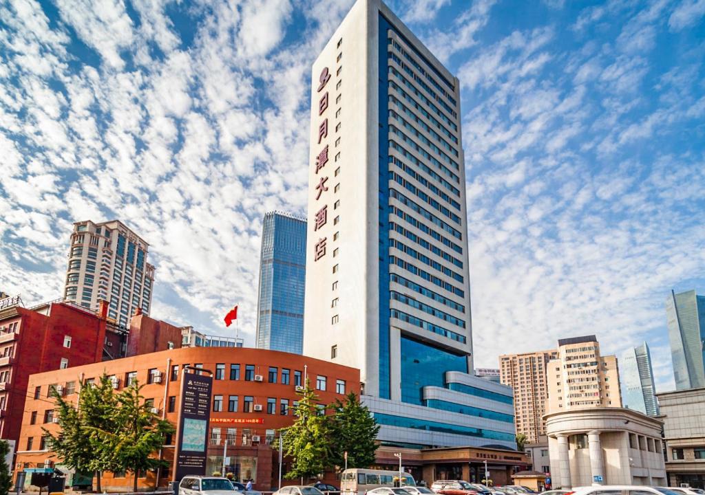 Dalian City Center Hotel | Sun Moon Lake Hotel Dalian大连火车站店