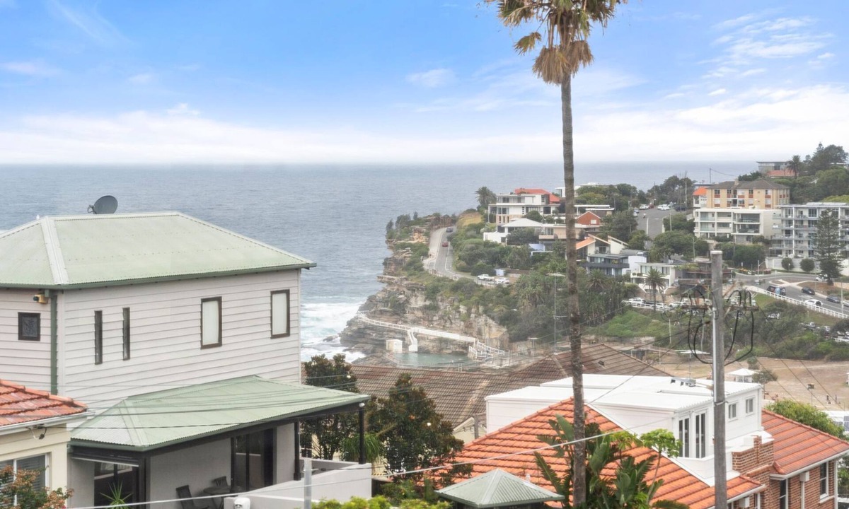 Bronte Apartment | Sun, Surf & Stay Bronte Beach Near Coastal Walk