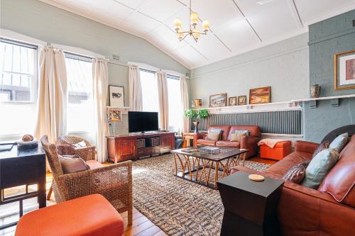 North Hobart House | Sunday School - Timeless North Hobart Luxury