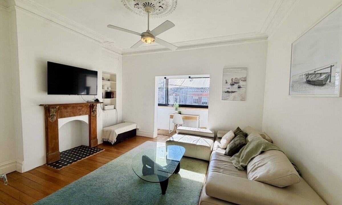 Surry Hills Apartment | Sunny Apartment in Surry Hills