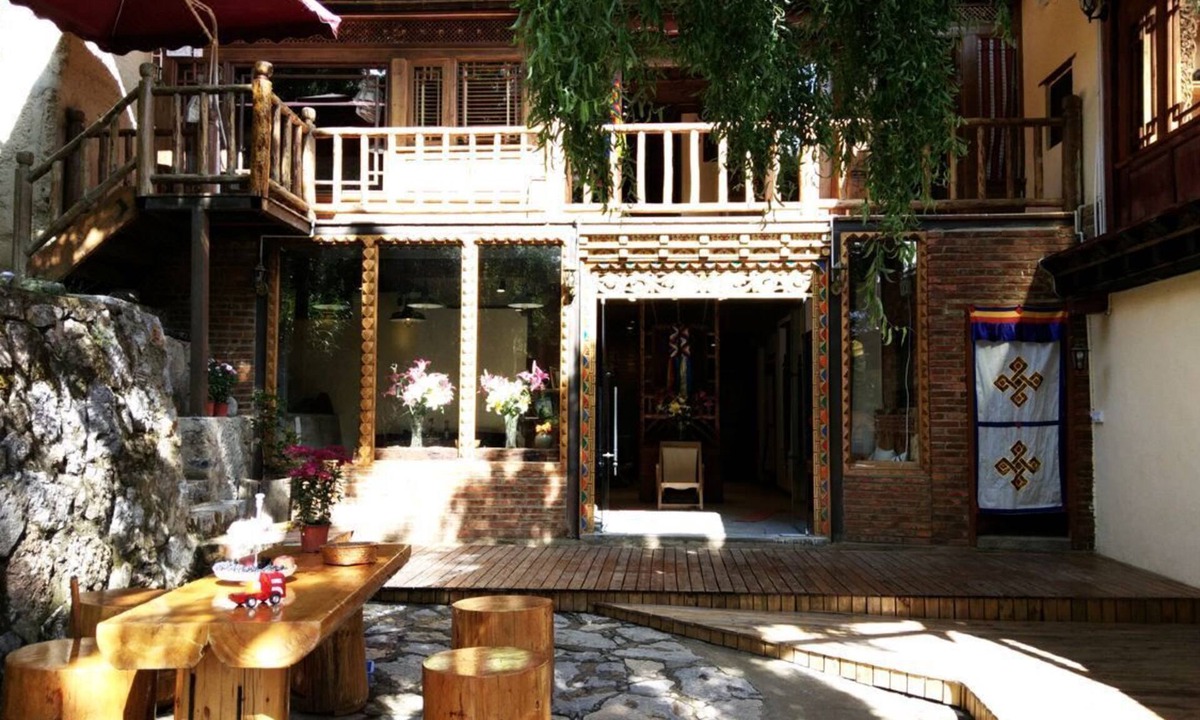 Shangri-La House | Sunny Valley Inn