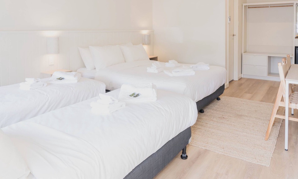 Port Broughton Hotel | Sunnyside Motel