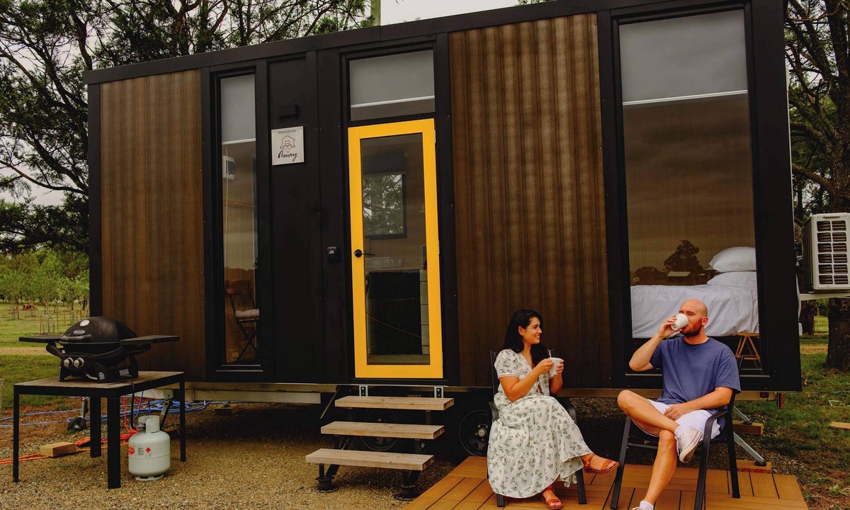 Lovedale Apartment | Sunset Tiny House at Bluebush Estate 1 by Tiny Away