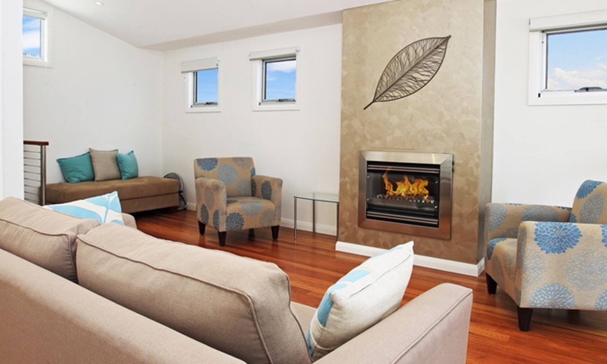 Gerroa House | Surf Mist – contemporary seaside duplex.