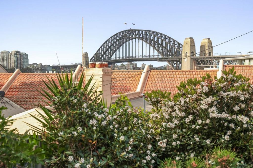 Millers Point Apartment | Sydney Harbour Bridge View City Centre 2 Bedrooms