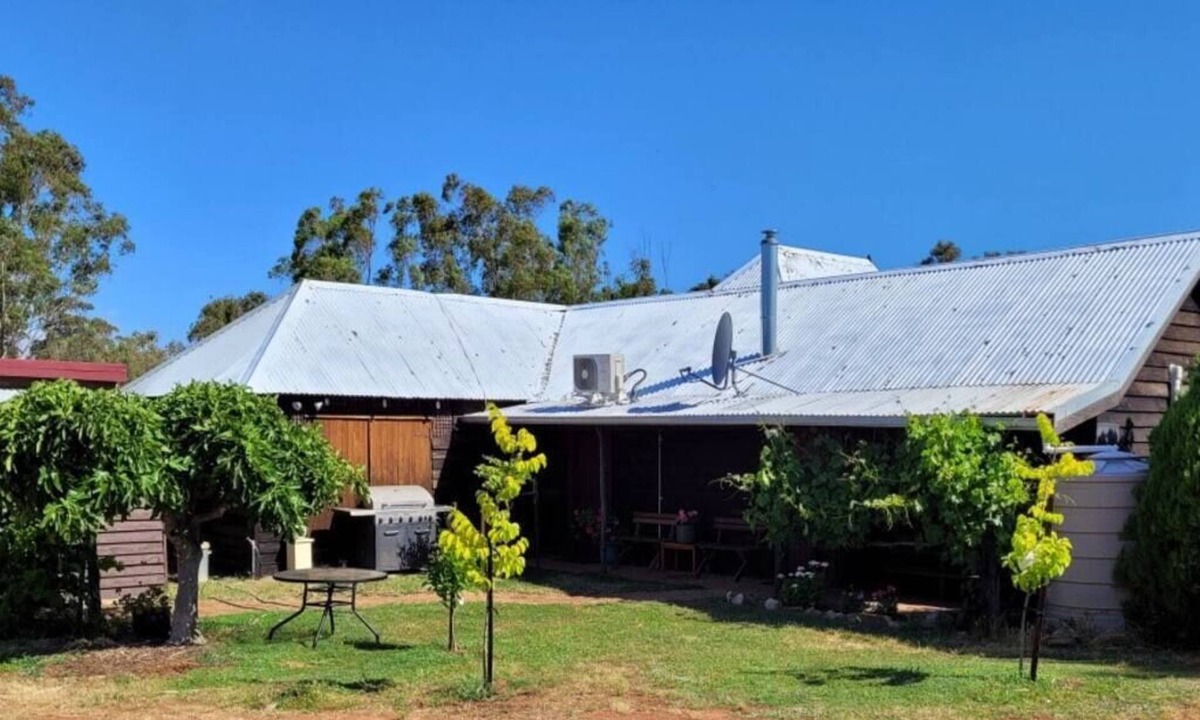 Katrine Other | "Talbot" Rustic style accommodation with Mod Cons