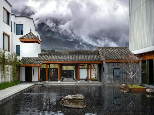 Yi County Hotel | Tan She Tang Quan Resort Hotel, Hongcun Village, Mount Huangshan
