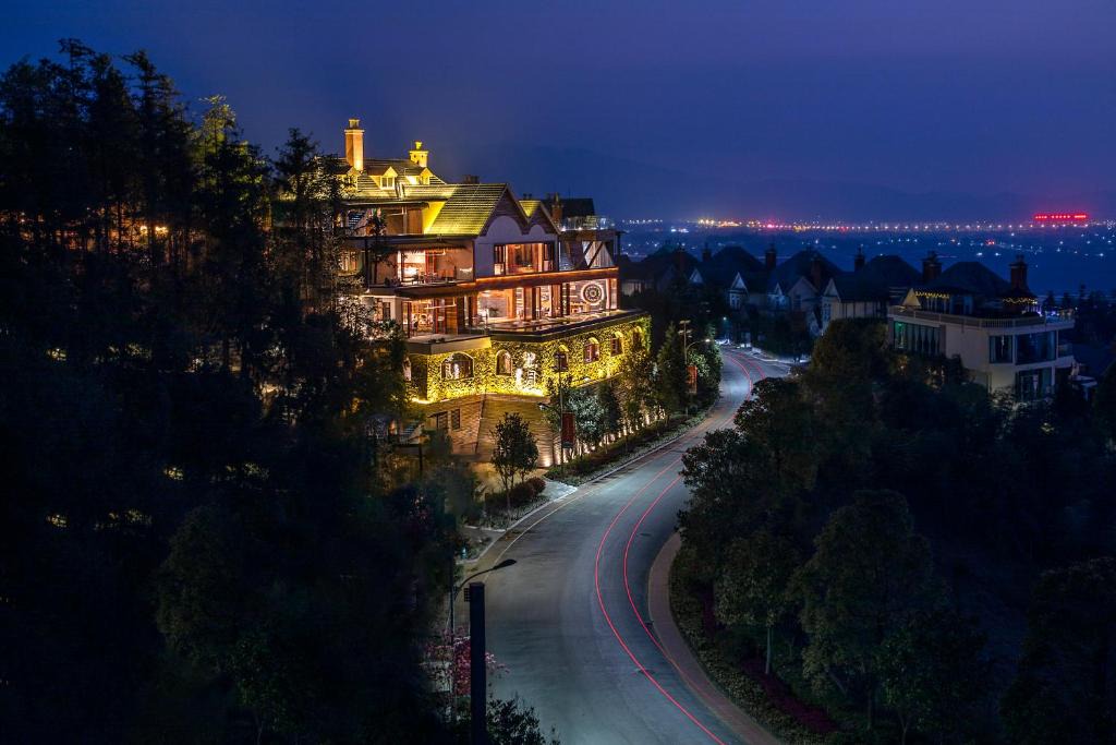Tengchong House | Tengchong Lanyue Hot Spring Hotel