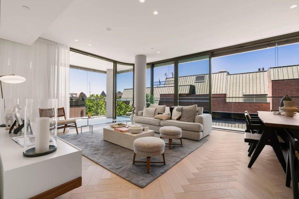 The Rocks Apartment | Terrace Boutique in the Heart of The Rocks