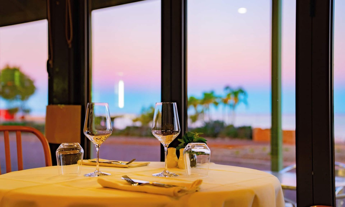 Whyalla Hotel | The Beach Hotel Whyalla