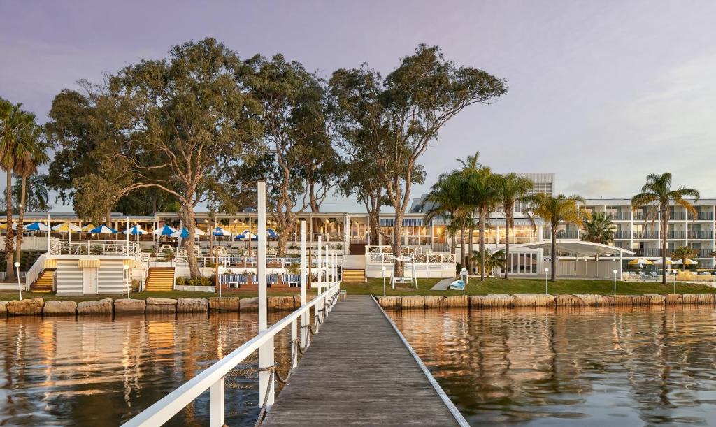 Toukley Hotel | The Beachcomber Hotel & Resort, an Ascend Collection Resort