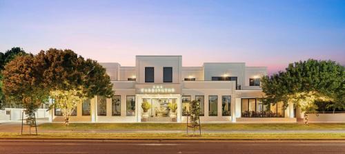 Shepparton South Hotel | The Carrington Hotel