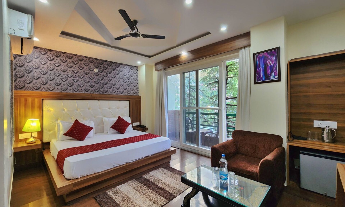 Dharamshala Hotel | The Cedar Vatika Hotel & Restaurant
