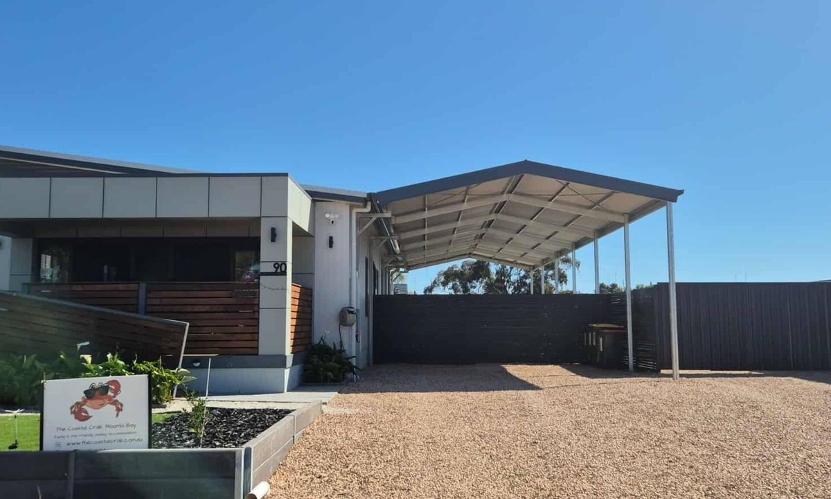 Moonta Bay House | 🎣🦀The Coastal Crab, Moonta Bay. 🐾 Pet friendly holiday accommodation 🐾⛱️🚂🛝