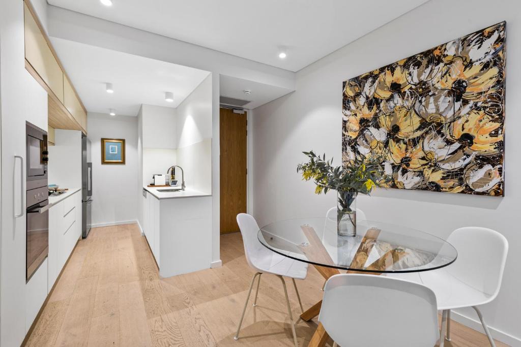 Mosman Apartment | 'The Courtyard Retreat=' Designer Abode, Mosman