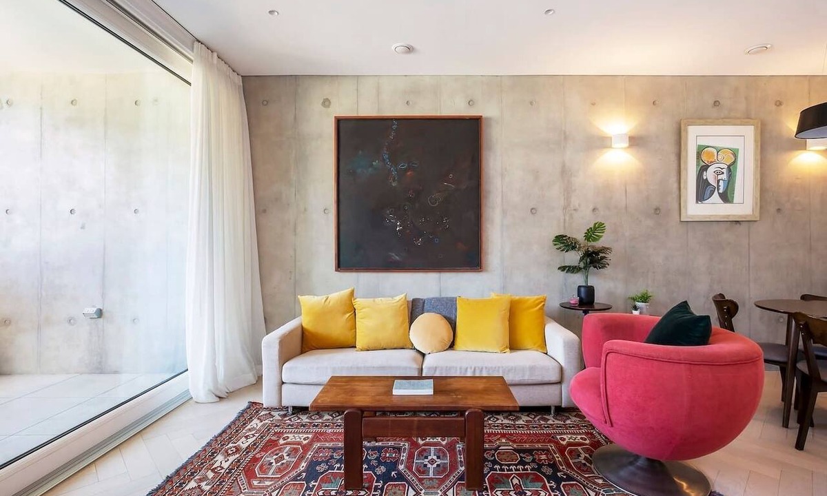 Alexandria Apartment | The Fern Light Filled Urban Retreat near Dining