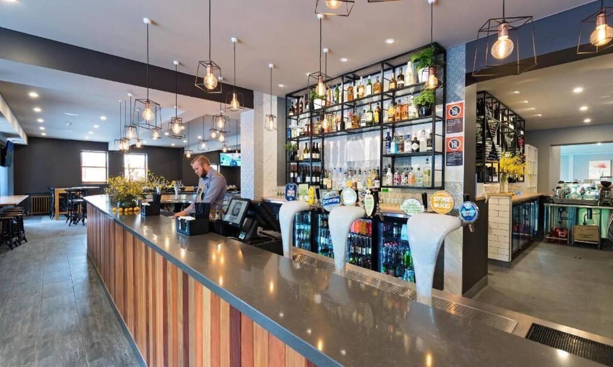 Bathurst Hotel | The George Hotel