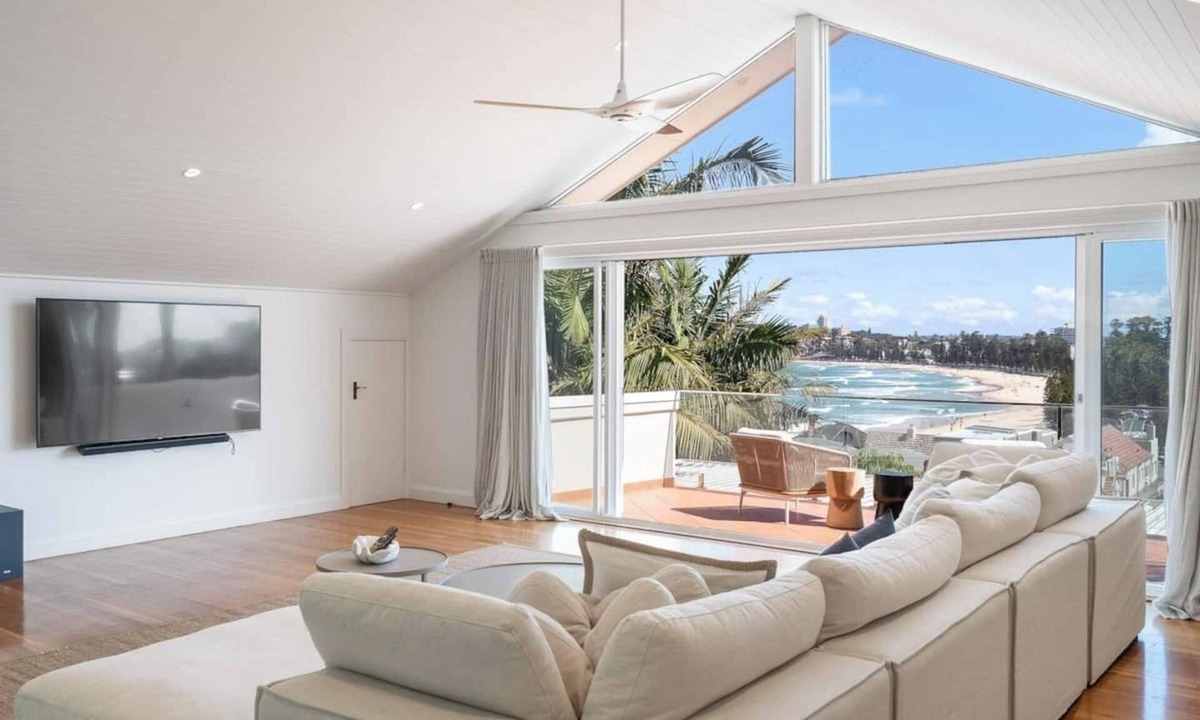 Queenscliff House | 'The Headland' - Premier Queenscliff Abode, Steps from Queenscliff Beach & Freshwater Beach.