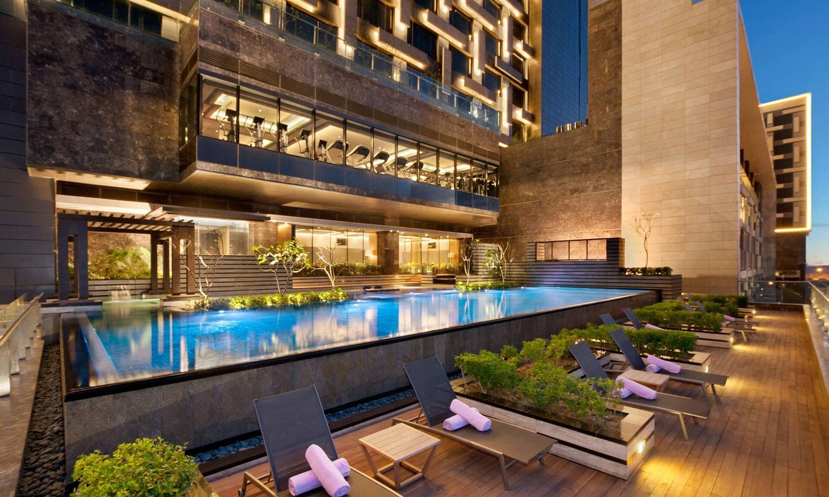Delhi Hotel | The Leela Ambience Convention Hotel Delhi