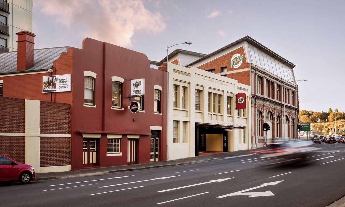 Sullivan's Cove Apartment | The Old Woolstore Apartment Hotel