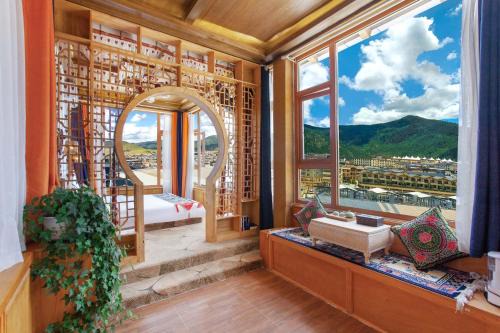 Shangri-La Hotel | The Peak Living