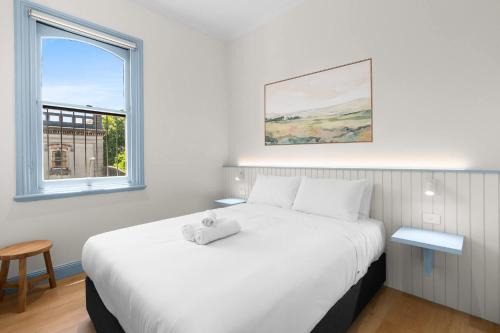 Redfern Hotel | The Surrey 6