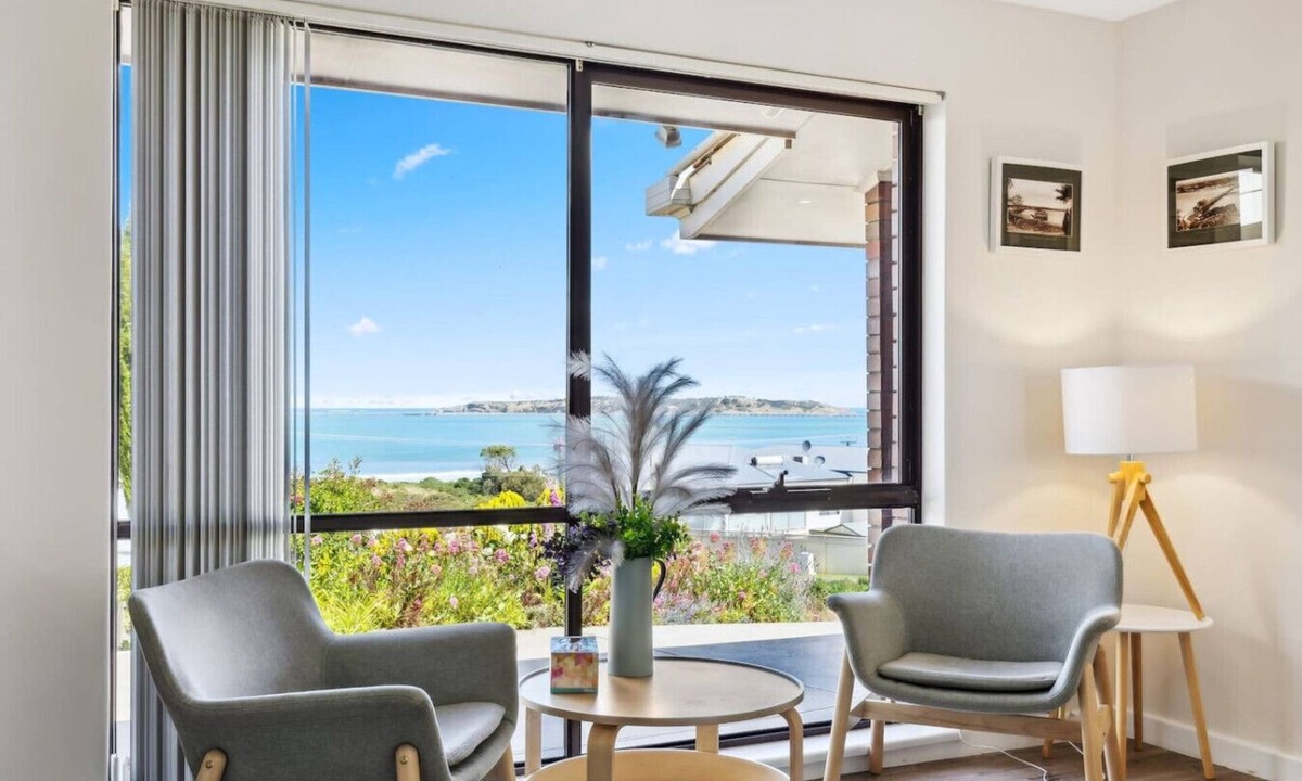 McCracken House | The Views Beach House, Pet friendly, WiFi