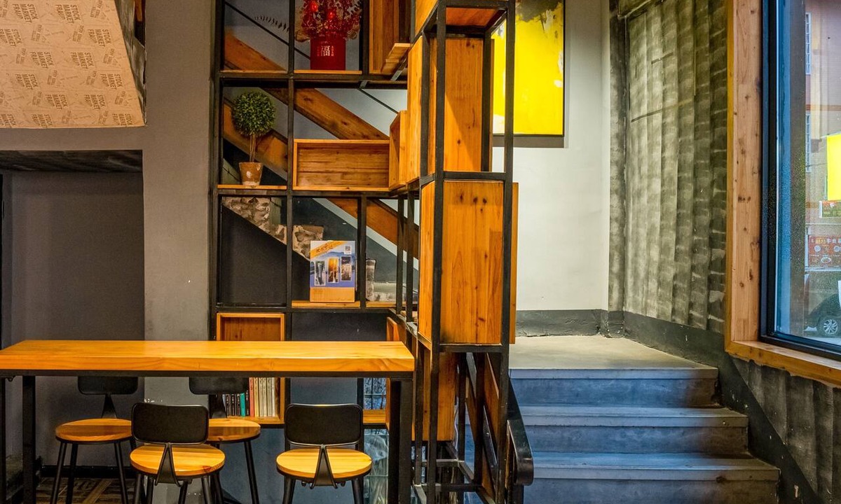 Yongding Bed & Breakfast | Tianmen Mountain Loft Art Inn