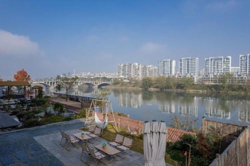 Tunxi Bed & Breakfast | Tinglan Washa River View Homestay