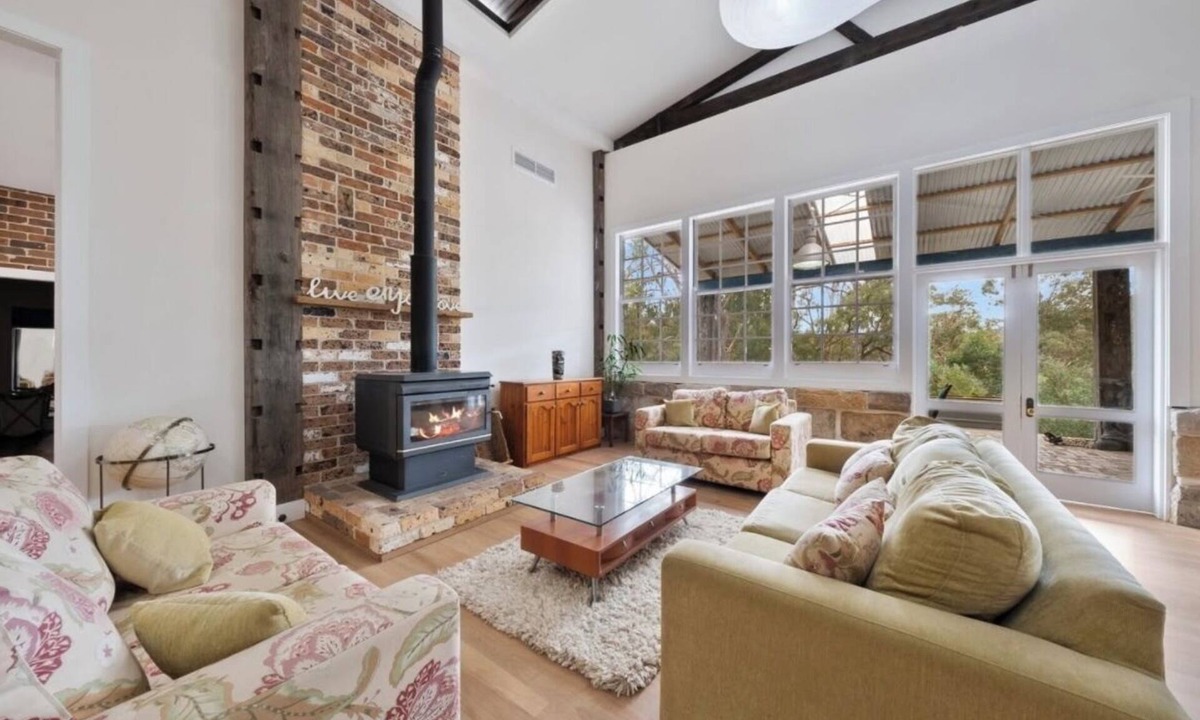 Lower Portland House | Tranquil country homestead retreat set above the Colo River