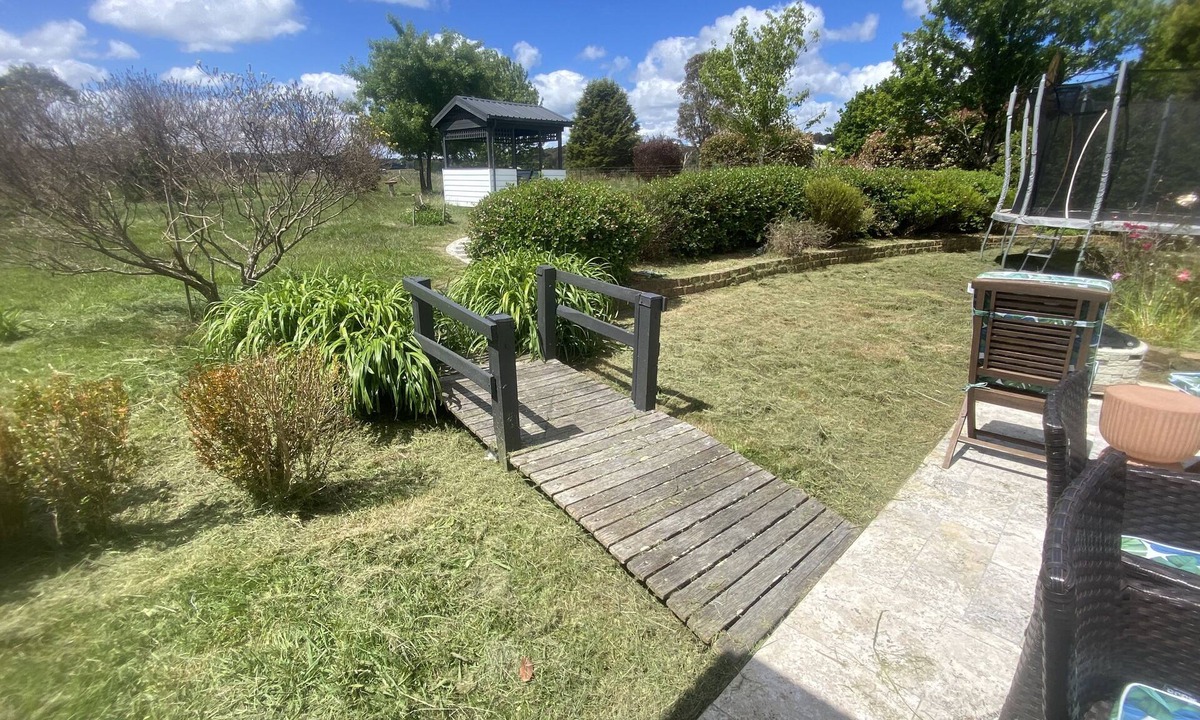 Bundanoon House | Tranquil Retreat with Stunning Mountain and Country Views –Your Perfect Getaway!