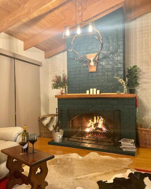 Sawmill Settlement House | Two Mountains Lodge - Modern Alpine Retreat with Spa - 3mins to Mt Buller