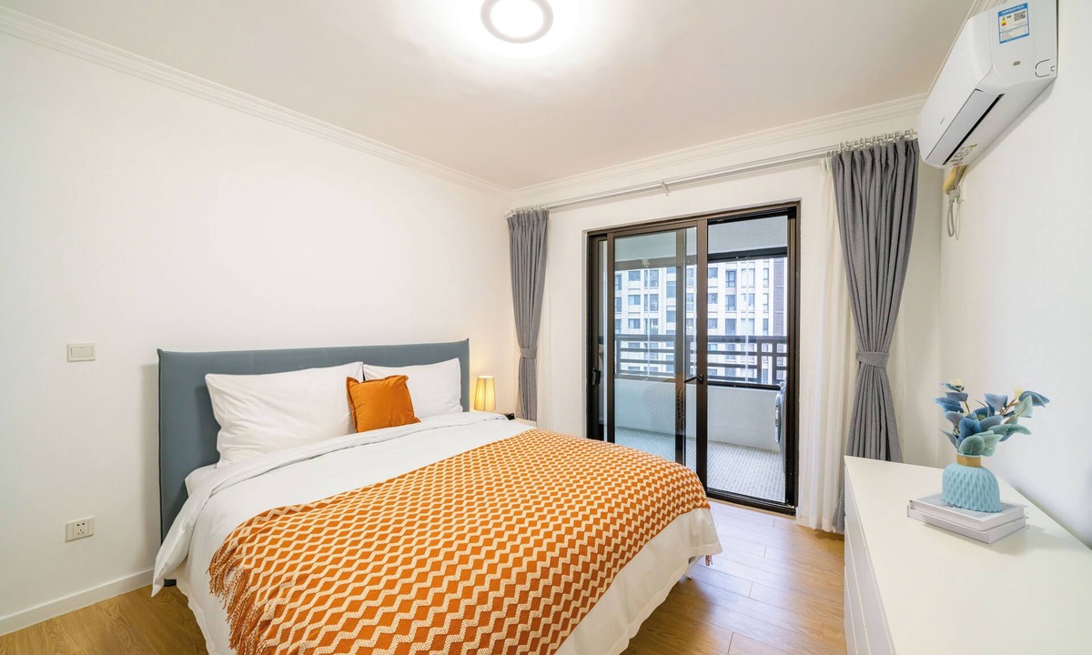 Minhang Bed & Breakfast | Tyms 1BR 1BA Apartment in Gubei