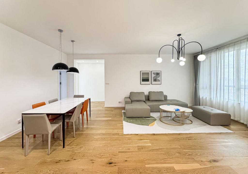 Xujiahui Apartment | Tyms 2BR 2BA Apt Near MetroCity Line 1 9