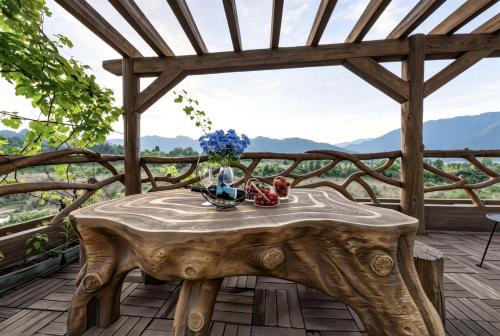 Wulingyuan Hotel | Urban Garden Smart Choice Hotel-5-minute drive to Baofeng Lake&charming river-view rooms-&10 minutes to reach the East Gate of Zhangjiajie National Forest Park