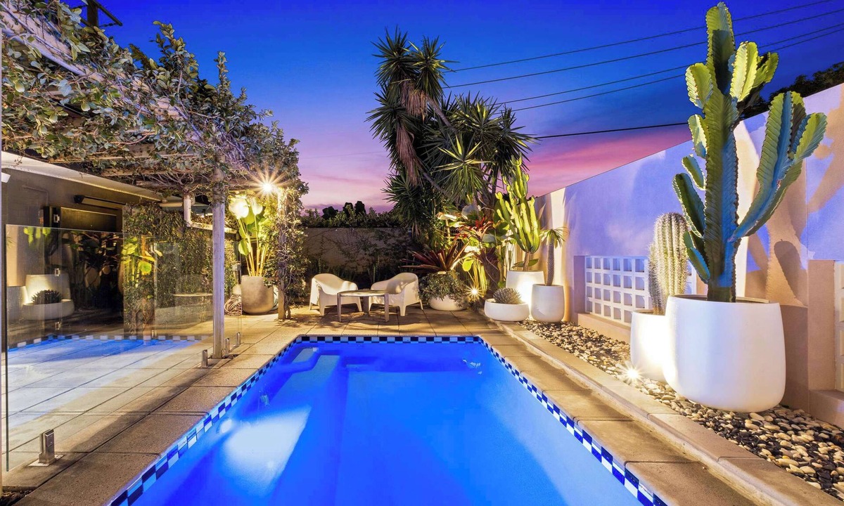 Teneriffe Apartment | Urban Sanctuary! 1Bed, 1Bath, 1Car, POOL~Teneriffe
