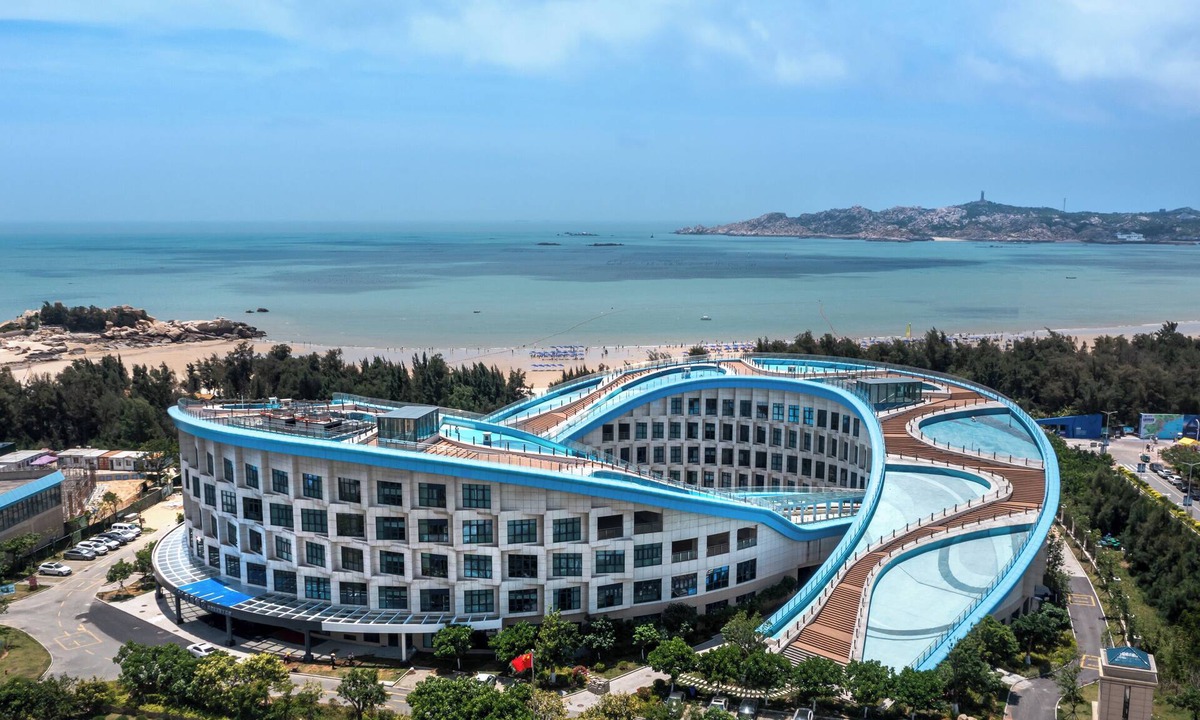 Pingtan County Hotel | UrCove By Hyatt PingTan Tannan Bay